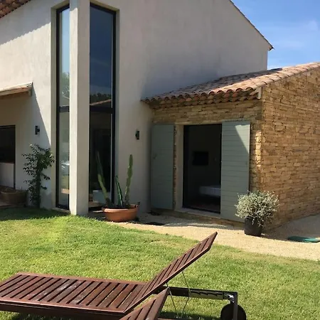 Hotel Neuve Et Moderne Avec Piscine A Grimaud