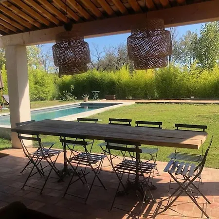 Neuve Et Moderne Avec Piscine A