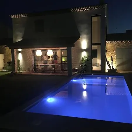 Neuve Et Moderne Avec Piscine A 4* Grimaud