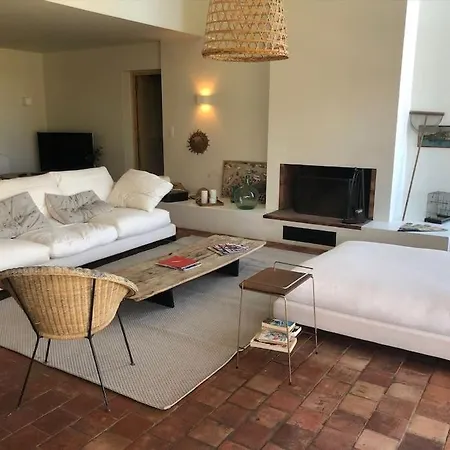 Hotel Neuve Et Moderne Avec Piscine A Grimaud